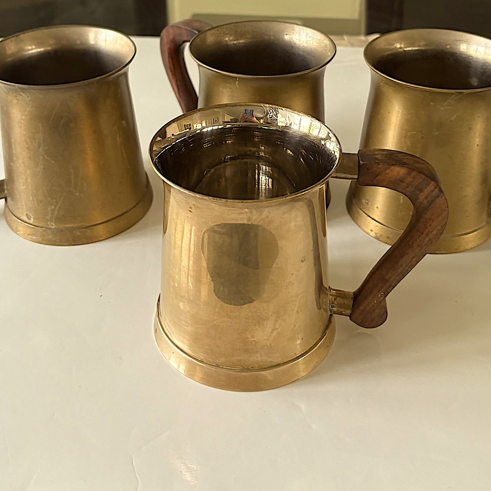 Elegant Brass Mug with Wooden Handle
Set of 4
